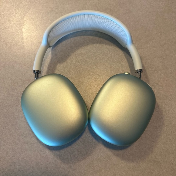 Apple Other - Green AirPod Max headphones